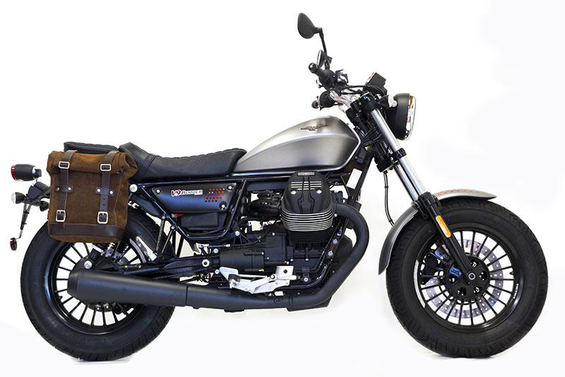 スプリットレザー+右グッツィV9ボバーフレームの22L-30Lスクラム