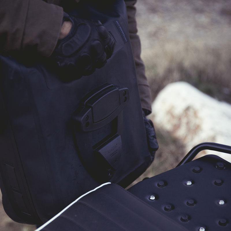 KhaliTPUサイドバッグ+ Guzzi V85TT右フレーム