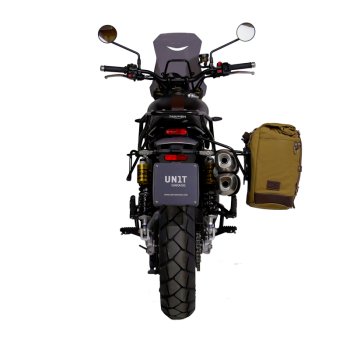 キャンバス22L-30Lのスクラムパニエ + トライアンフ ストリートスクランブラー900（2026年以降）右フレーム