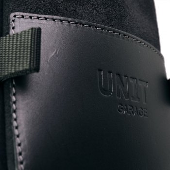 スプリットレザー22L-30Lのサイドバッグスクラム