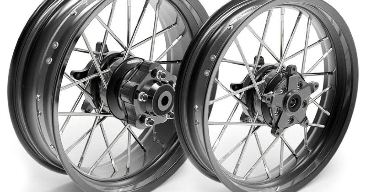 スポークホイールヤマハMT09-SP 24M9 （2017年以降）
