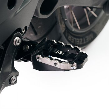 ラリー フットレスト キット BMW R1300GS および ADV