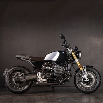 ローナンバープレートホルダー